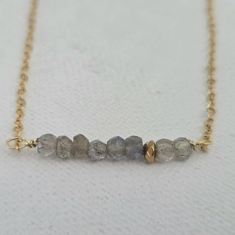 Dainty Labradorite 16k Gold Chain Necklace